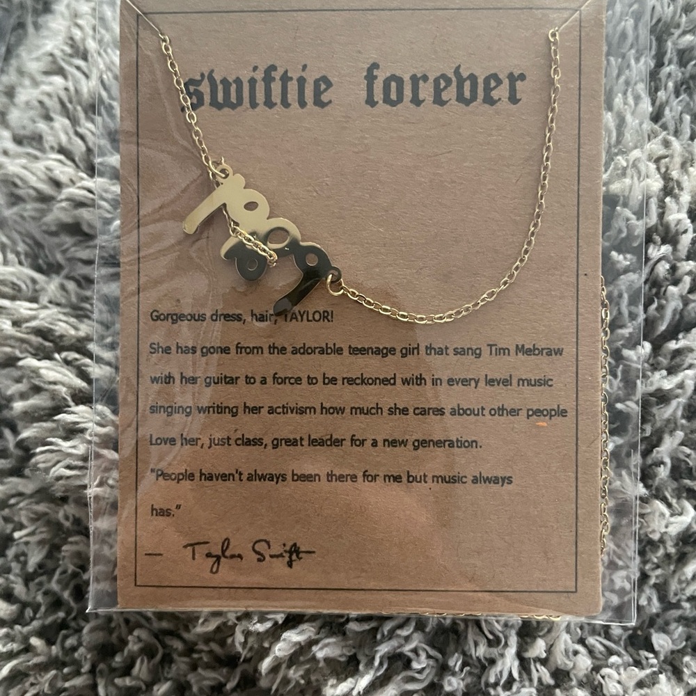 Taylor Swift 1989 Necklace